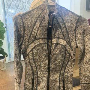 Lululemon Define Jacket, size 4, brand new without tags.